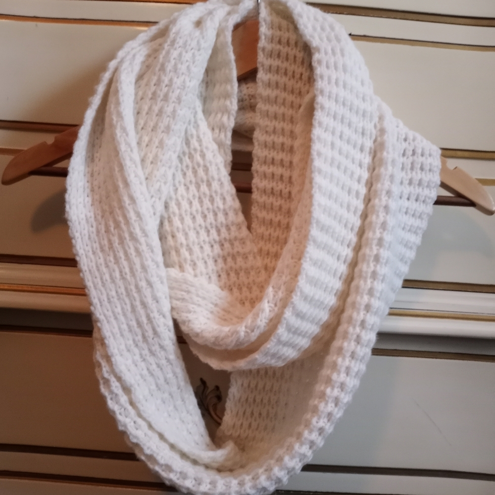 Cozy White Infinity Scarf with Chunky Knit Design
